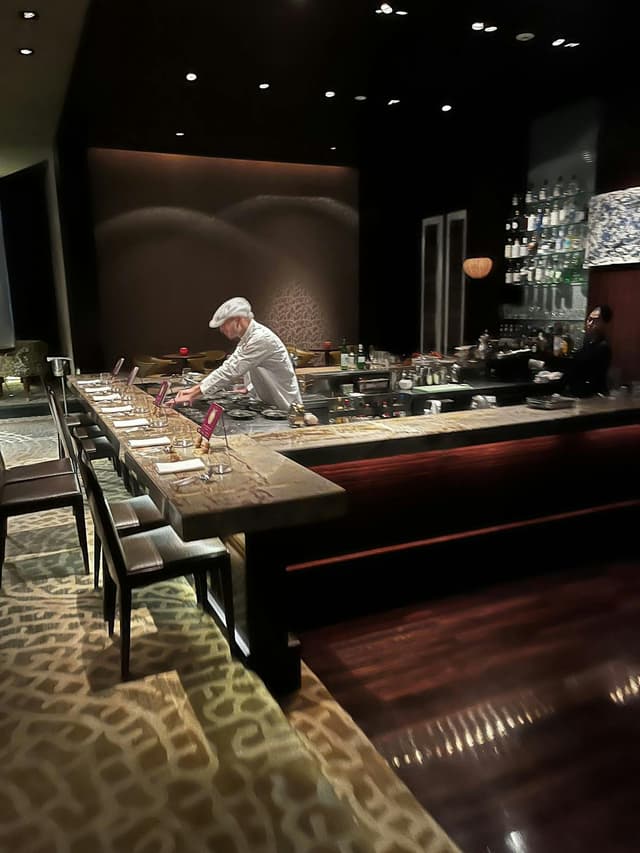 Tapas Molecular Bar