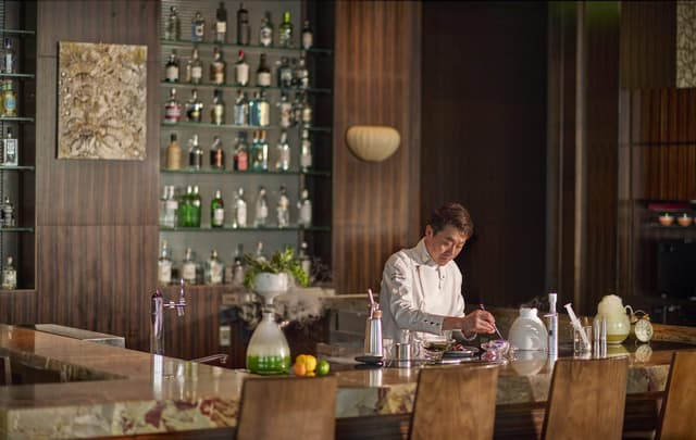 Tapas Molecular Bar