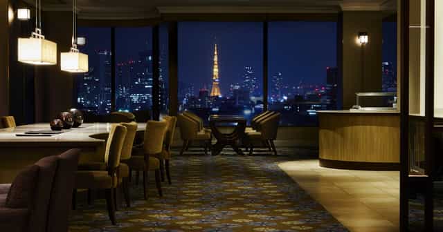 Royal Park Hotel banquet hall with Tokyo Tower view for upscale corporate networking and meetings.