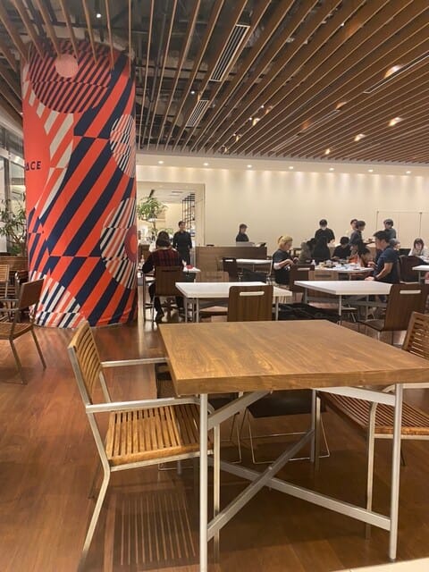 Modern café space at Roppongi Hills Arena for event networking and brainstorming.