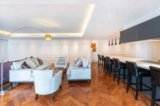 The Lounge