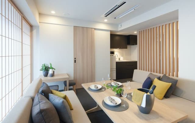 Connecting Room