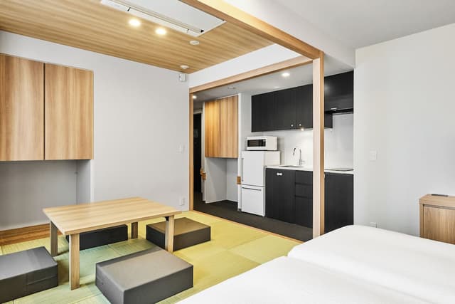 Connecting Room