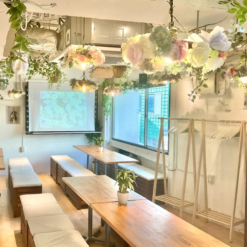 Shibuya Garden Room: Floral-adorned BBQ space for intimate workshops and bridal showers.