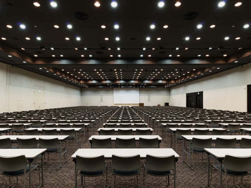 Bellesalle Shinjuku Central Park theater-style conference hall for corporate seminars and exams.