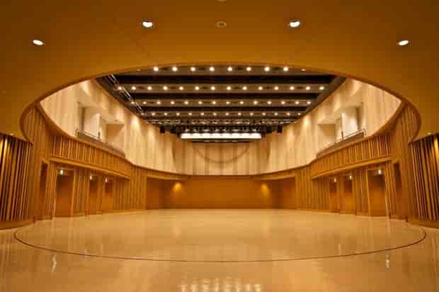 Shinagawa Intercity Hall: versatile event venue with acoustic trussing for product launches.