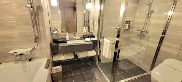 Luxury hotel bathroom in Villa Fontaine Premier Haneda for executive room blocks and business events.