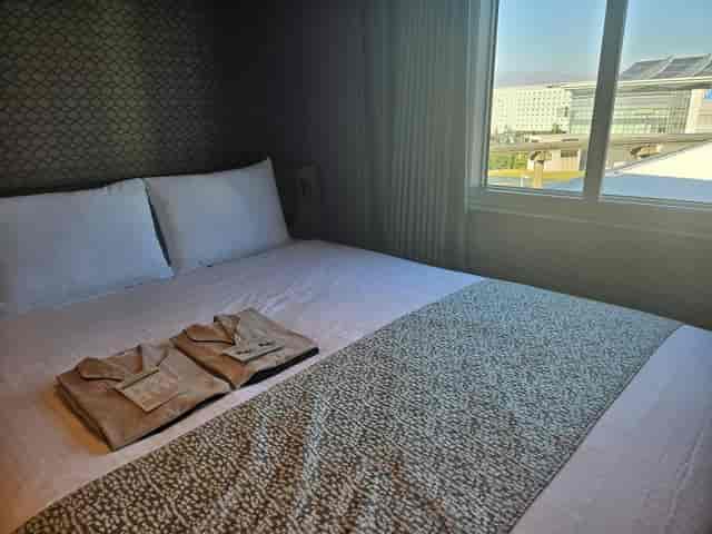Villa Fontaine Premier Haneda Airport hotel room for business conferences and airport meetings.