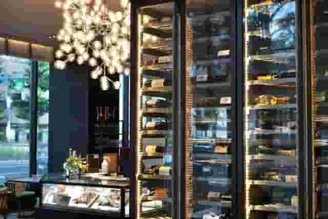 Bar & Lounge