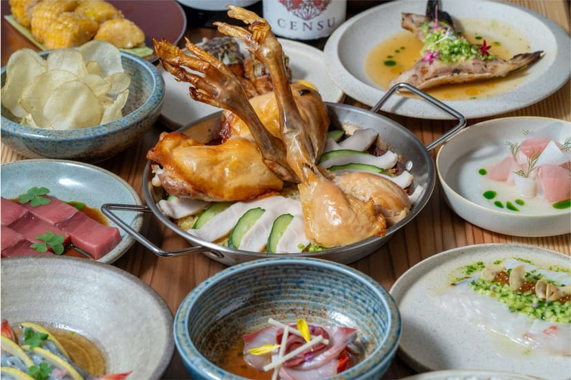 CENSU Tokyo high-end catering spread with artisanal plating for VIP dinner event.