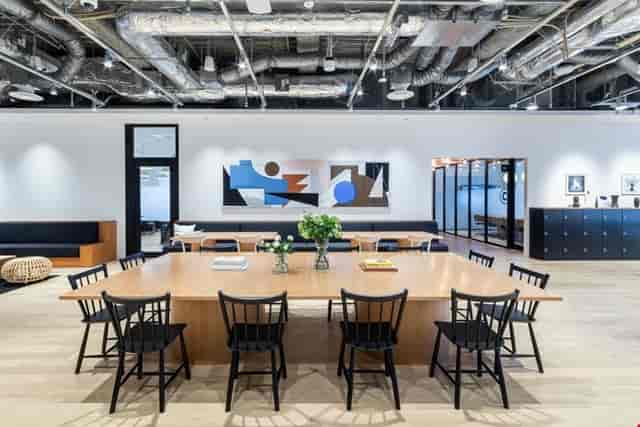 Modern Tokyo coworking space for collaborative workshops and corporate networking events.