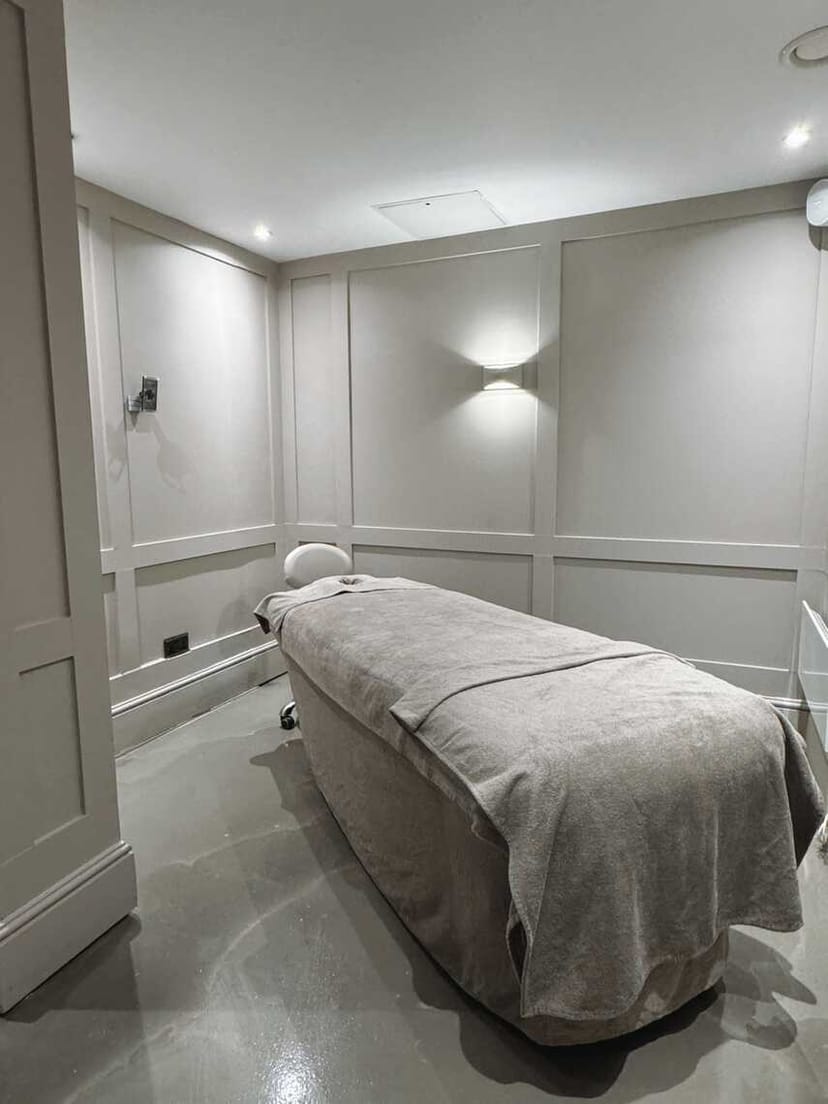 Minimalist wellness room for conference relaxation and yoga event services.