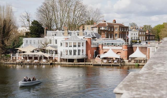 The Mitre Hotel, Hampton Court