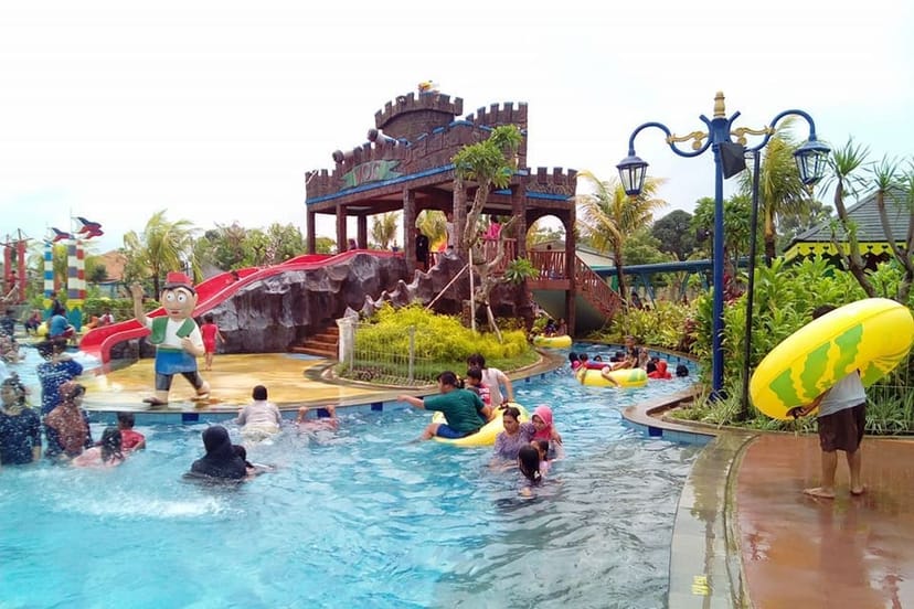 Wahana di Batavia Splash Water ...