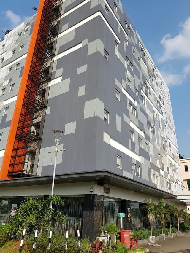 Modern Horu Hotel Mangga Dua Square facade, professional corporate event venue and meeting space.