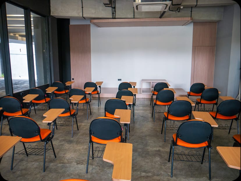 Industrial training room in Mantra Space for classroom workshops and didactic learning.