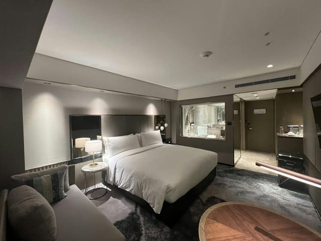 Luxury Tarumanagara Room, Sari Pacific Jakarta for executive travel and corporate events.
