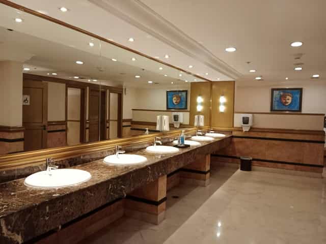 Hotel Borobudur Jakarta - >Rahmatullah Kuncoroaji</a>