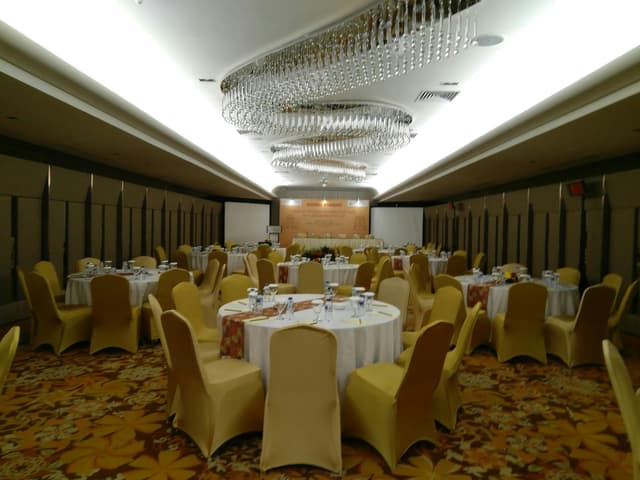 Flores BAllroom (A&B)