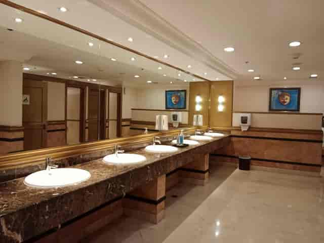 Clean restroom at Sumba D, Hotel Borobudur Jakarta for professional event venue hosting.