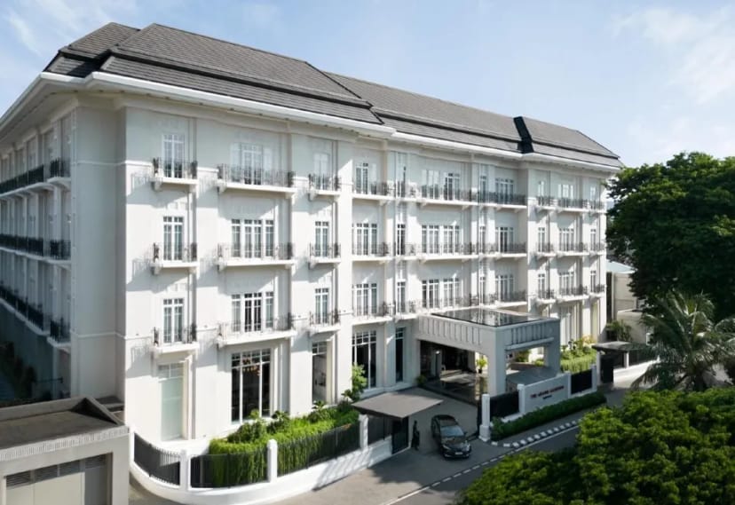 Luxury hotel exterior, The Grand Mansion Menteng, for intimate retreats and executive meetings.
