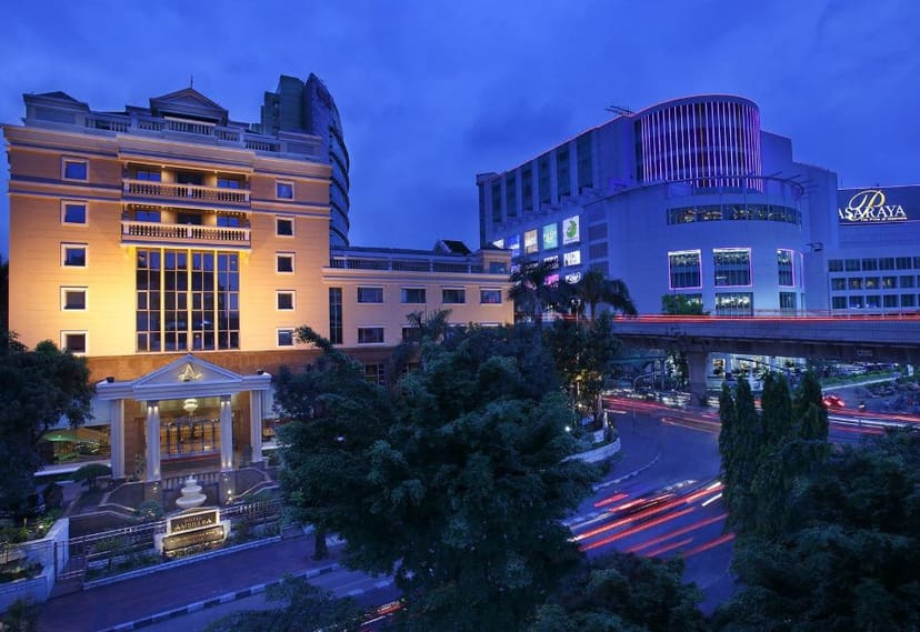 Ambhara Hotel Jakarta suite: Modern urban venue for corporate conferences and business gatherings.