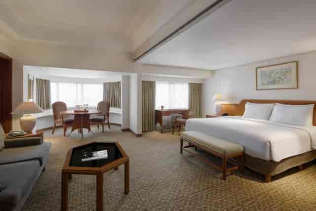 Executive suite at Aryaduta Menteng with workspace, ideal for business travel and VIP events.