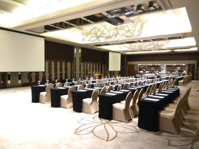 Jasmine Meeting Room