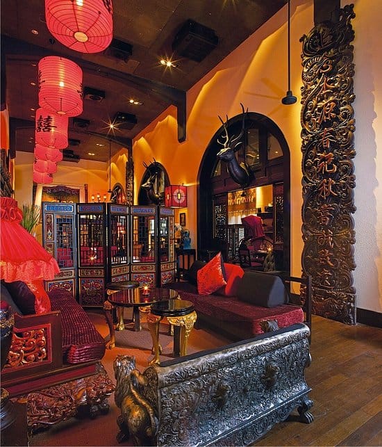 Atmospheric Tugu Kunstkring Paleis dining area for exclusive VIP receptions and networking events.