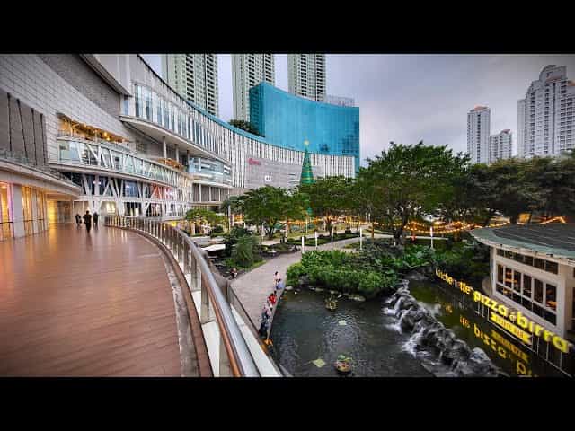 Central Park Mall outdoor garden venue for corporate cocktail receptions and networking events.