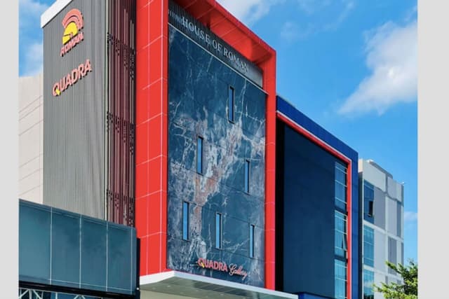 Roman Showroom Surabaya