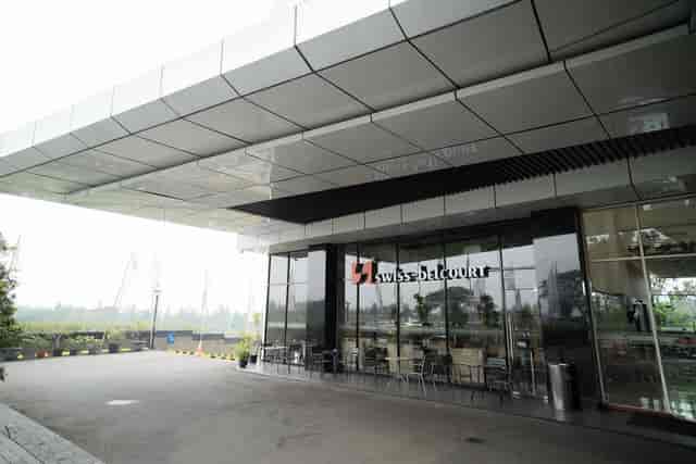Modern covered arrival zone at OPEN Restaurant Jakarta, ideal for event logistics and guest drop-offs.