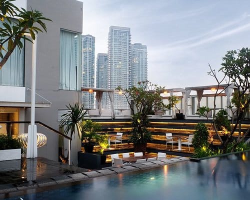 The Edge rooftop poolside venue for VIP cocktail events and networking receptions.