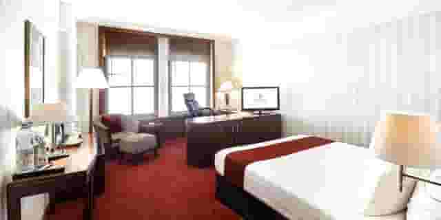Plaza Club Lounge