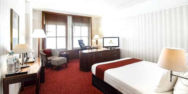Plaza Club Lounge