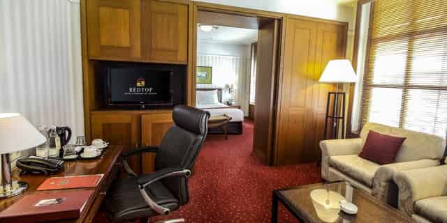 Plaza Club Lounge
