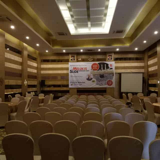 Ball room