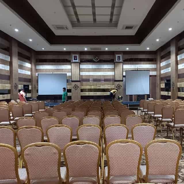Ball room