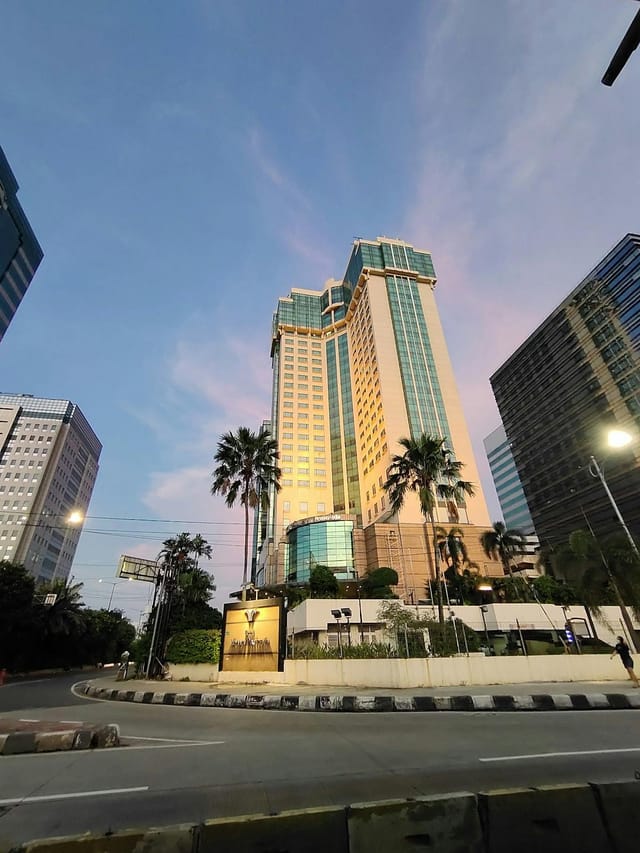 Alfresco Italian Grill at Menara Peninsula Hotel Jakarta for corporate events and business meetings.