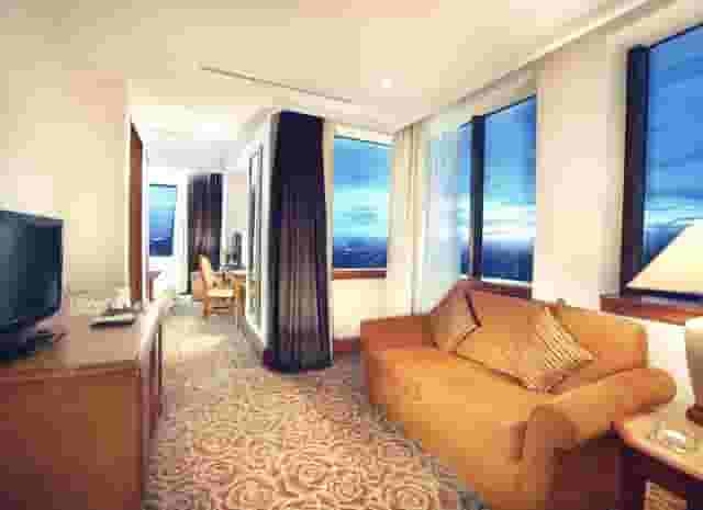 Symphony Lounge