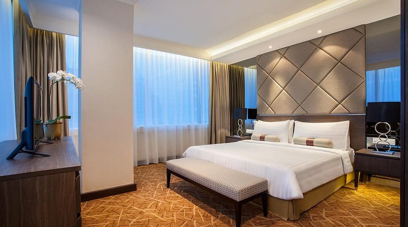 Symphony Lounge at Menara Peninsula Hotel: Modern VIP executive space for corporate events.