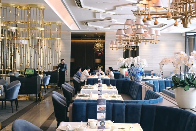 Upscale House of Yuen restaurant with elegant decor, perfect for VIP dinners and networking events.