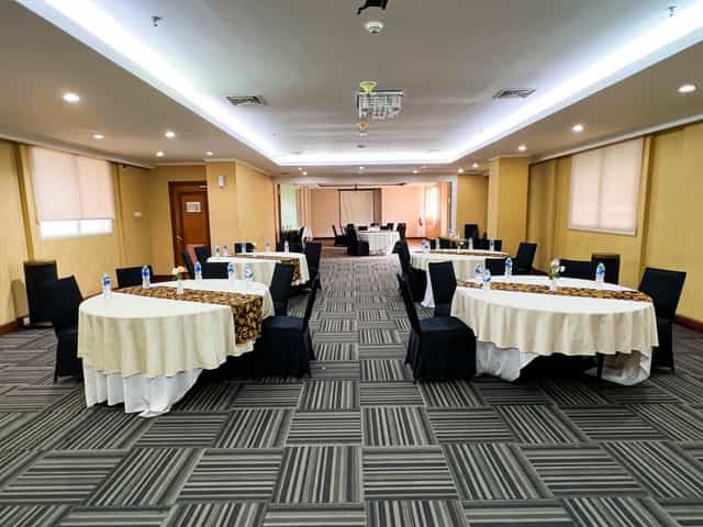 Meeting-room – ARION SUITES HOTEL