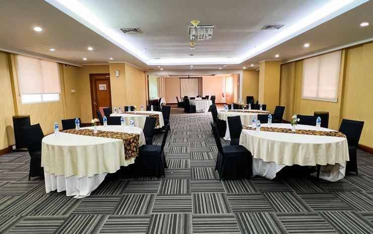 Arion Suites Hotel Kemang banquet meeting room with minimalist decor for corporate events.