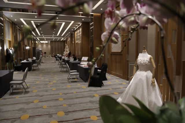 Bridal mannequin in Harmony Grand Ballroom pre-function area, ideal for wedding showcase events.