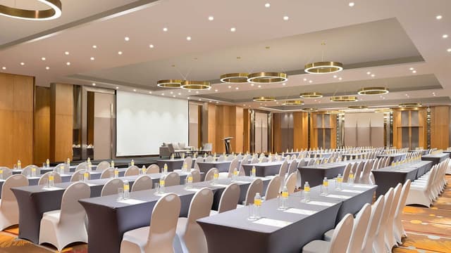 Holiday Inn & Suites Jakarta Gajah Mada