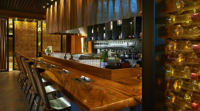 Sake bar & lounge