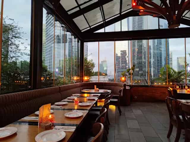Sake bar & lounge