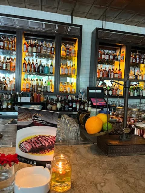 Sake bar & lounge