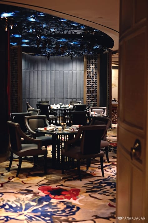 Li Feng private dining room for exclusive VIP board dinners and stakeholder negotiations.